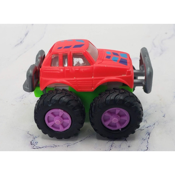 Way-Formed Toys Friction Jacked Up 4x4 Red Car and Green W/ Square Pattern Hood - Picture 1 of 7